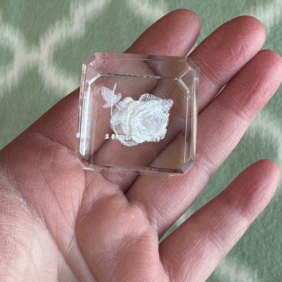 Crystal Rose Keepsake with 'I Love You' inside the crystal - Picture 3 of 5